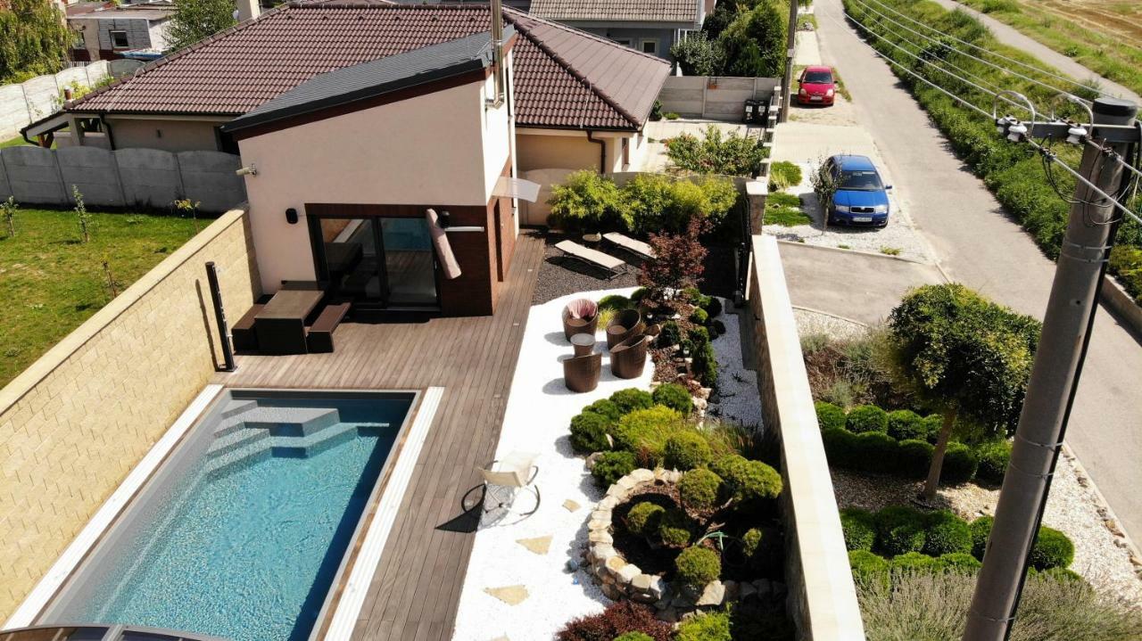JanosikovaTiny House With Private Pool公寓 外观 照片